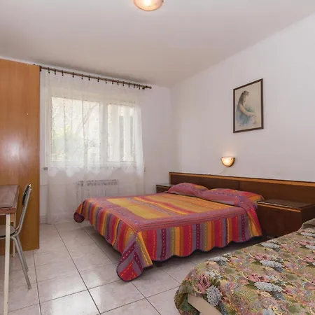 2 Bedroom Stunning Apartment In Pula Pula