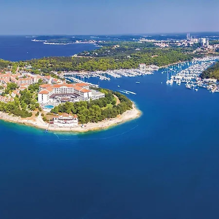 アパート 2 Bedroom Stunning Apartment In Pula *