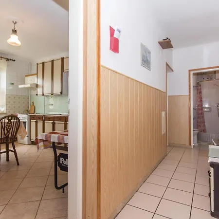 アパート 2 Bedroom Stunning Apartment In Pula プーラ