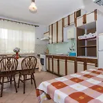 2 Bedroom In Διαμέρισμα Πούλα