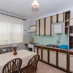 2 Bedroom In * Πούλα